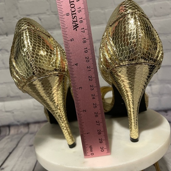 Steve Madden Treason gold peep toe heels size 8M - Picture 3 of 6